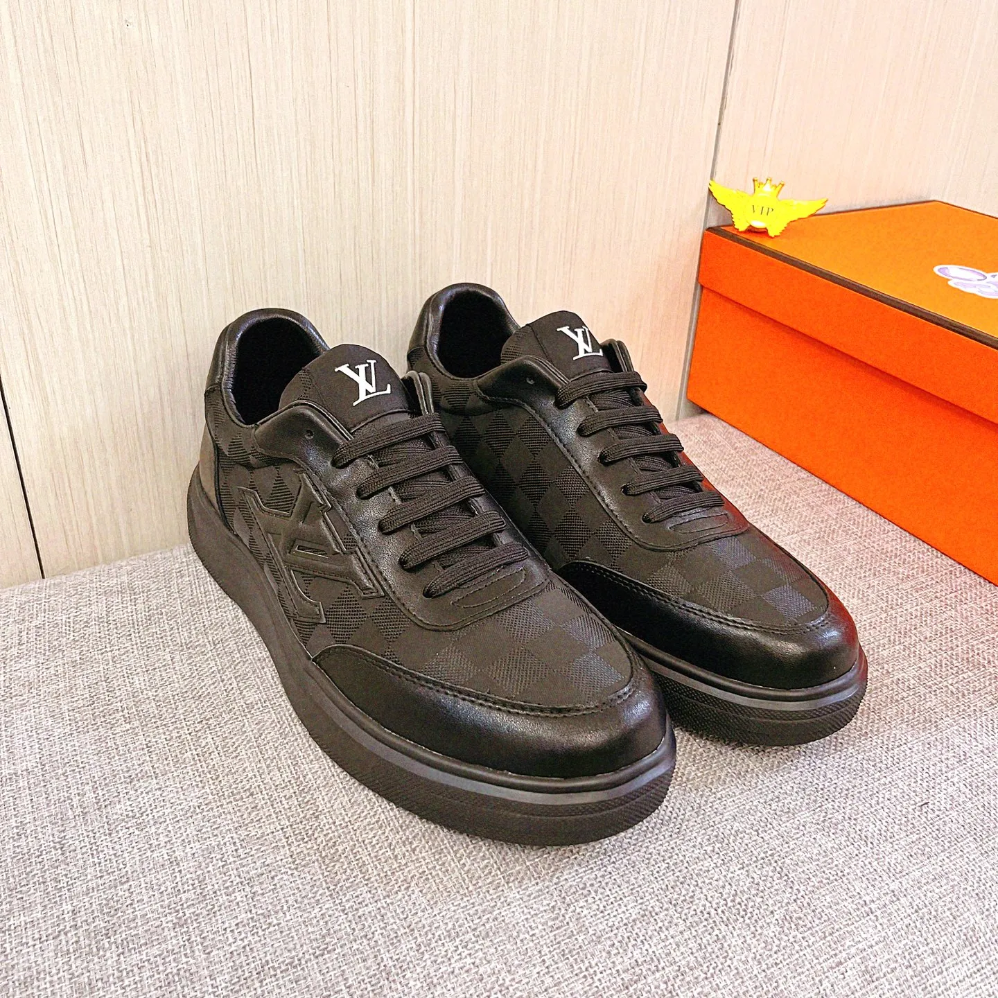 Men's Men's Shoes Men's Shoes💰 420 Men's Men's Shoes💰[LV]🔥Louis Vuitton Men's high-end brand official website 1:1 Latest masterpiece: The upper is made of Italian imported first-layer cowhide with a comfortable and breathable lining➕Original non-slip and wear-resistant outsole🔥, making walking more convenient and comfortable! An exclusive new model, a stunning work, a beautiful 1:1 replica [color] compared to the official quality! Create a fashionable personality to set off your uniqueness! A must-have for trendy men! Classic🔥Size: 38-44 Color: 🔥Multiple colors available🔥.